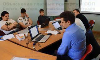Алексей Ивченко - занудный препод по программированию